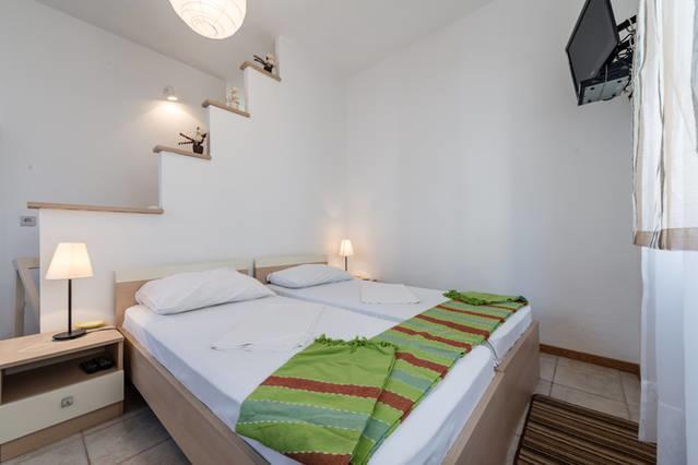 Apartments Lima Lazaneo Jelsa  Eksteriør billede